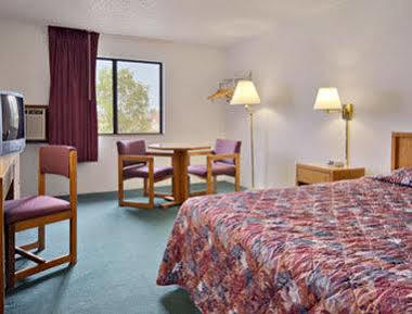 Hotel Super 8 By Wyndham Miller Esterno foto
